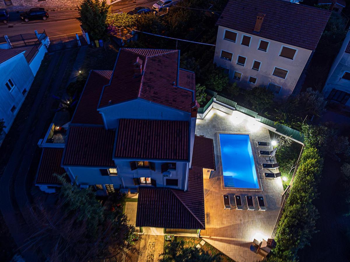 Big Swimming Pool Apartment Monvidal Pula Eksteriør billede